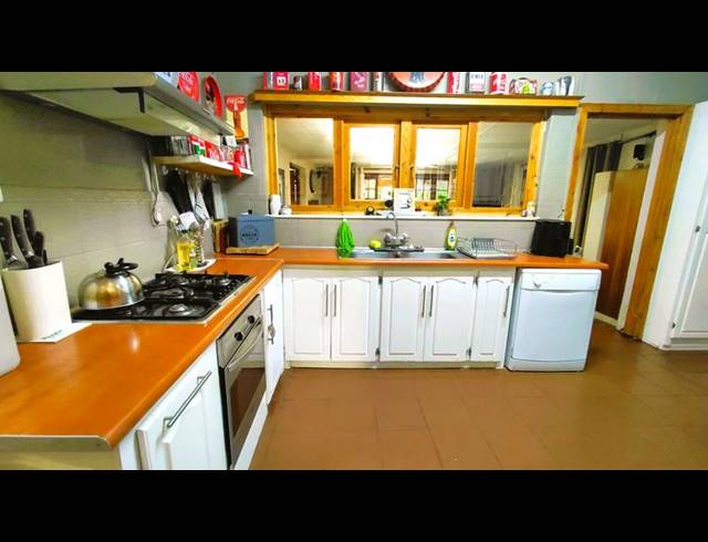 4 BEDROOM HOUSE FOR SALE IN BAYSWATER